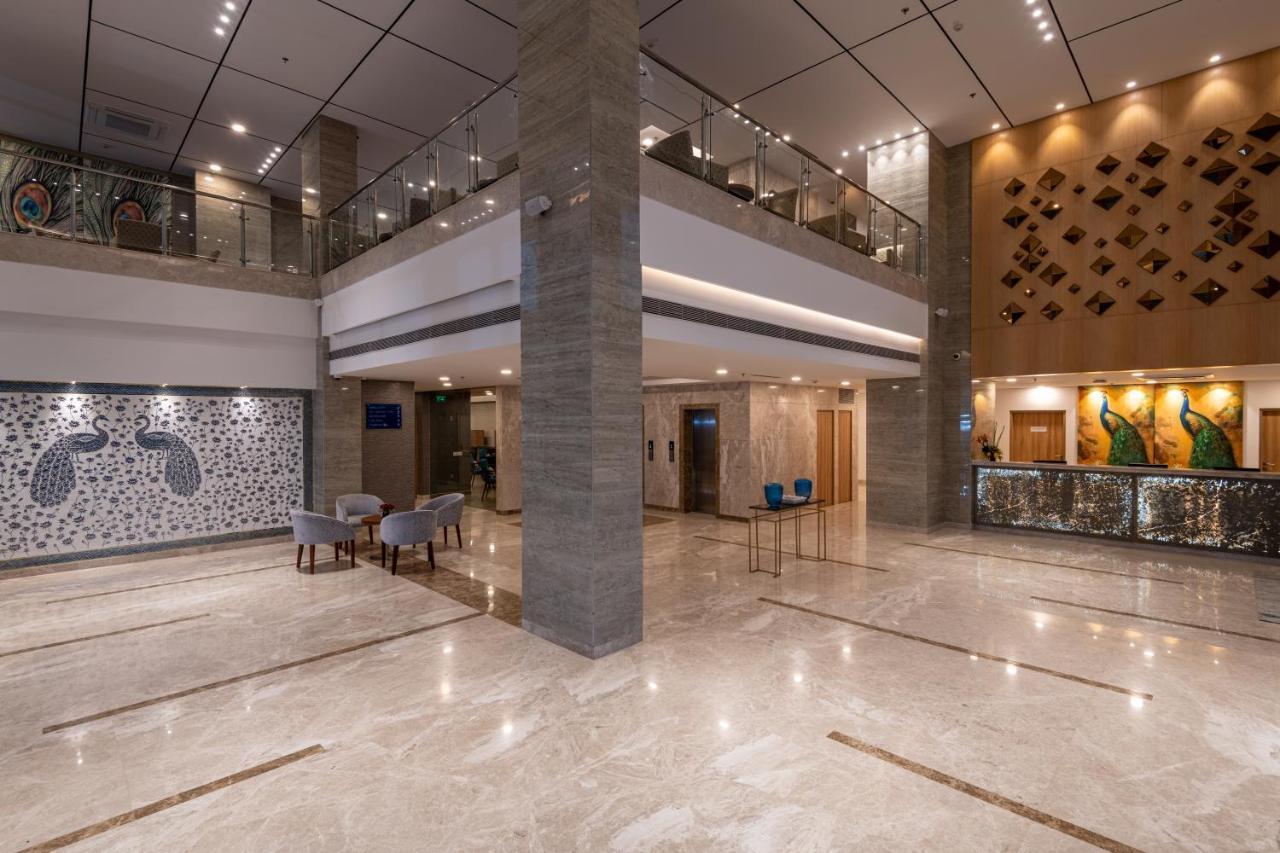 Expoinn Suites And Convention Greater Noida Exterior foto