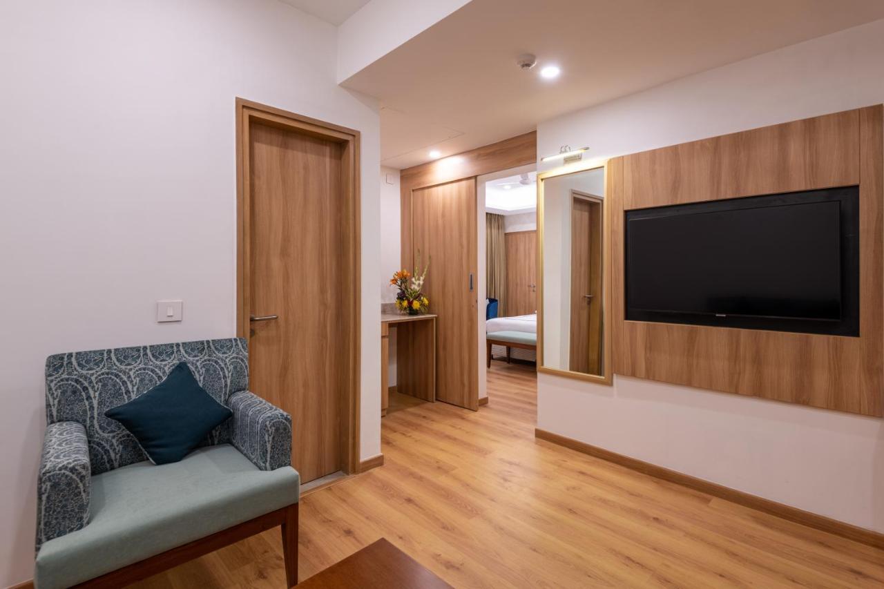Expoinn Suites And Convention Greater Noida Exterior foto