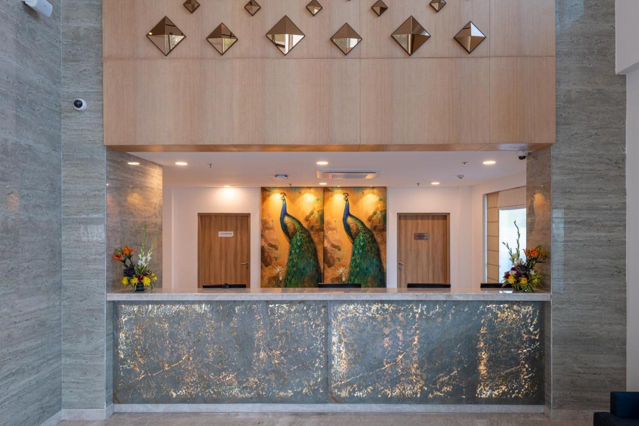 Expoinn Suites And Convention Greater Noida Exterior foto