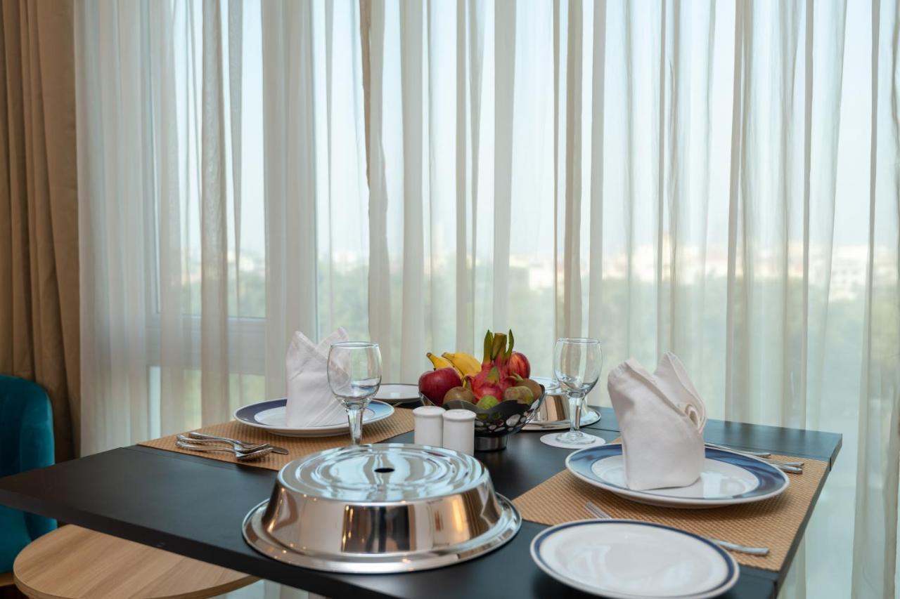 Expoinn Suites And Convention Greater Noida Exterior foto
