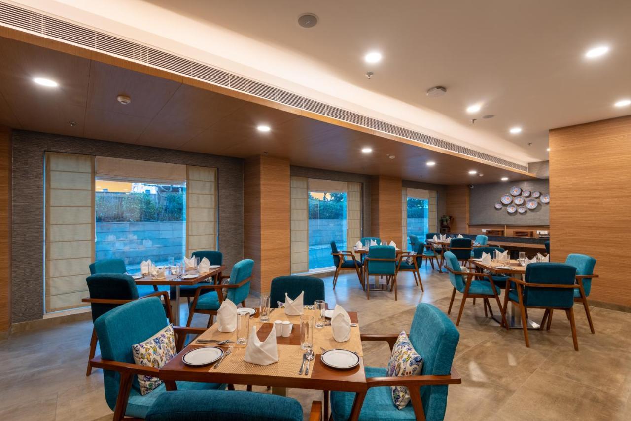 Expoinn Suites And Convention Greater Noida Exterior foto