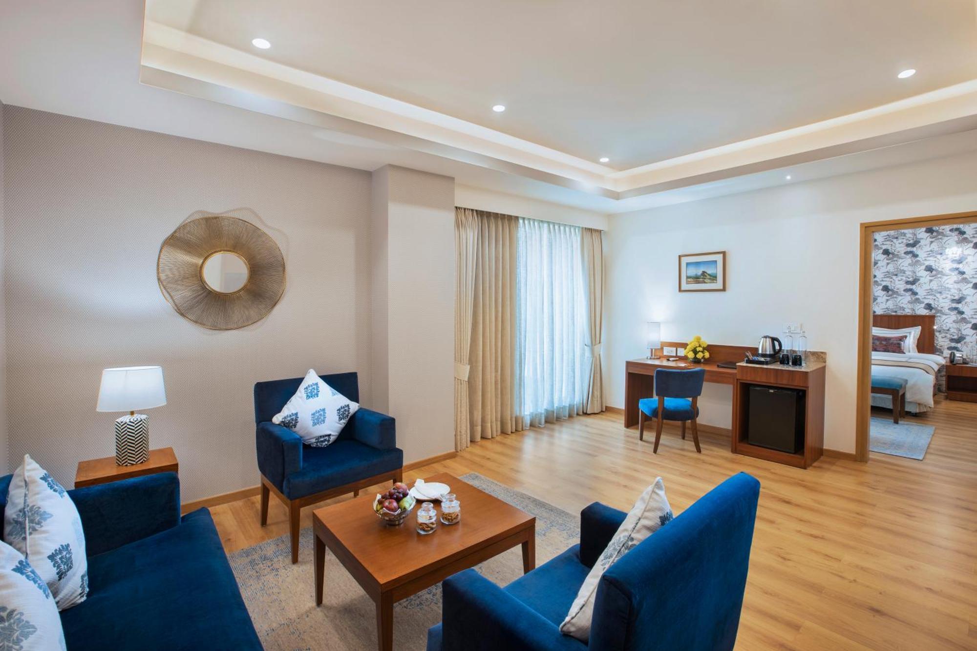 Expoinn Suites And Convention Greater Noida Exterior foto