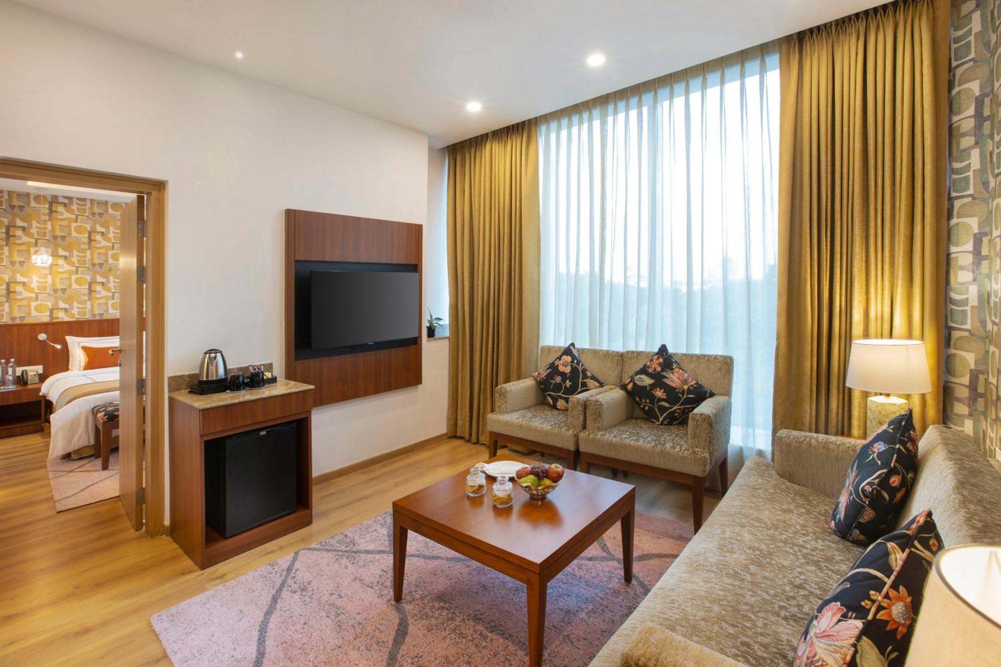 Expoinn Suites And Convention Greater Noida Exterior foto