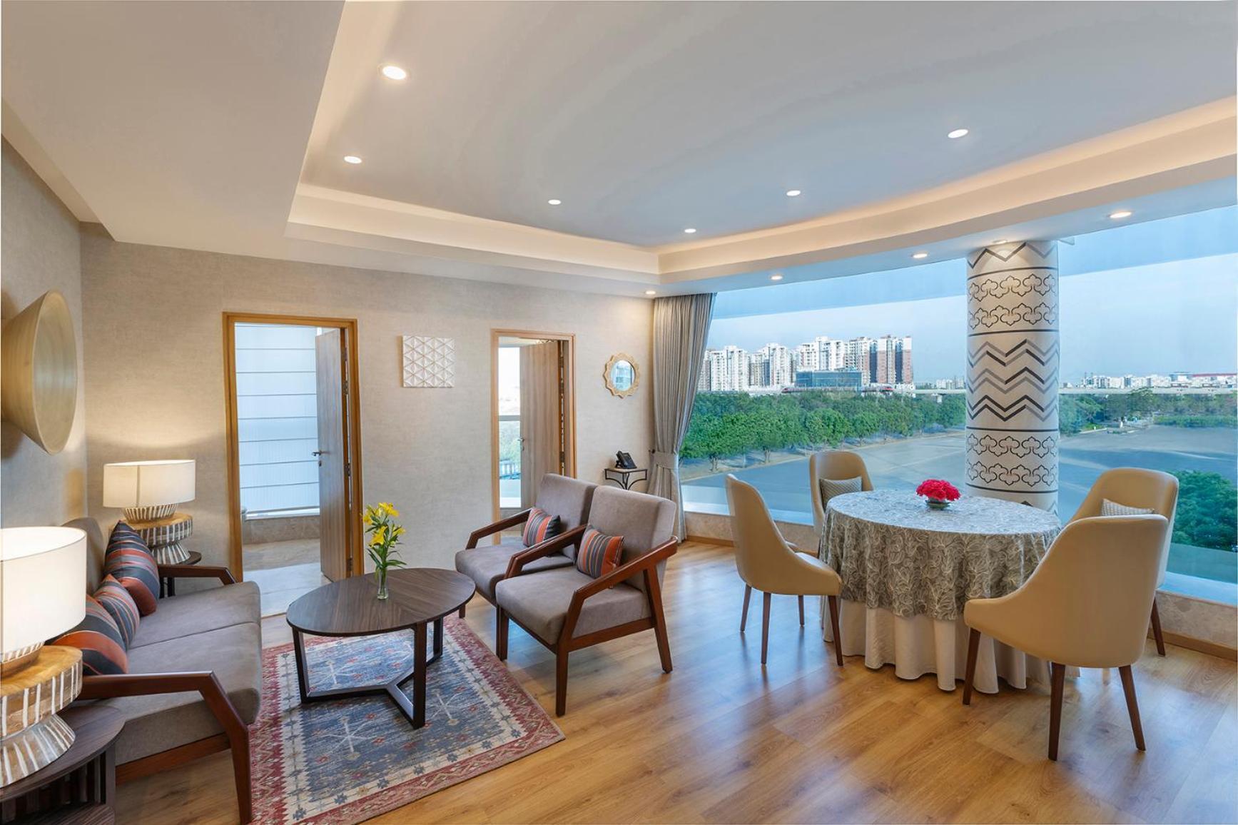 Expoinn Suites And Convention Greater Noida Exterior foto