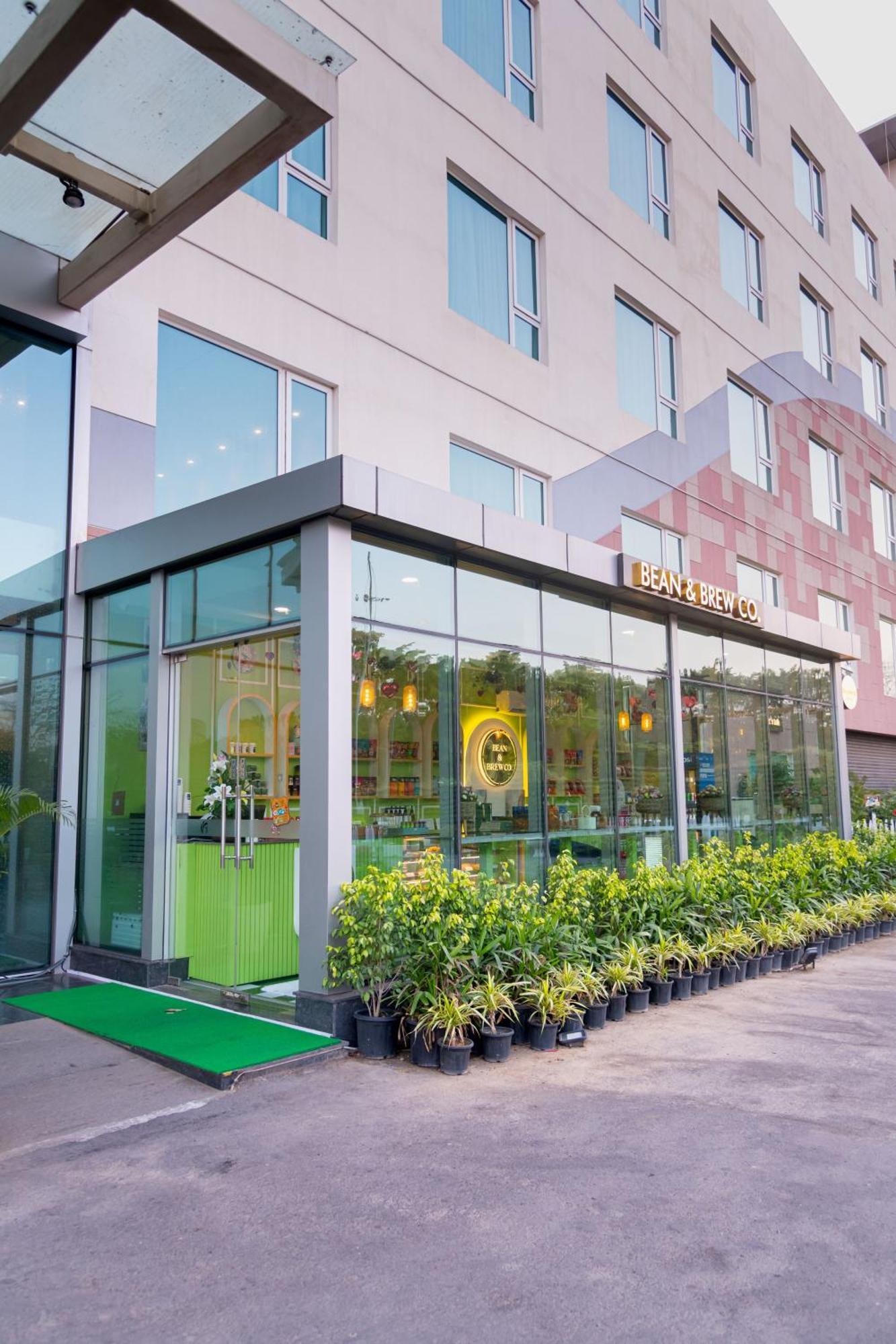 Expoinn Suites And Convention Greater Noida Exterior foto